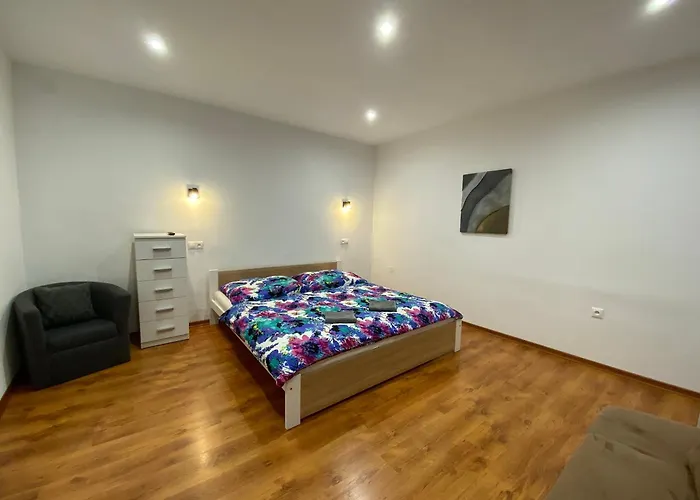 Vanessa Apartments